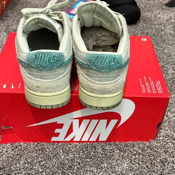 Nike Textured Green and Cream Sneakers - Picture 4 of 8
